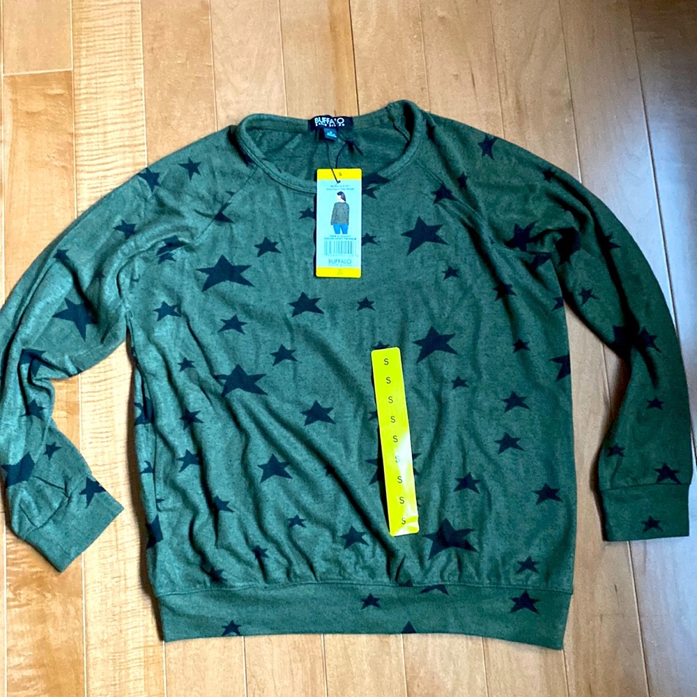 Buffalo soft long sleeve tee in army green and stars print